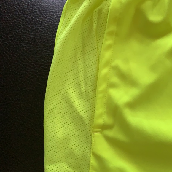 Nike - Picture 4 of 8